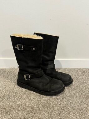 Like New UGG Cream Shearling Interior with Pink Accent